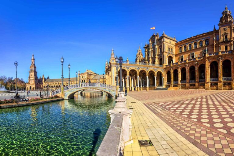 https://tatrasnow.pl/wp-content/uploads/2018/09/seville-01-768x512.jpg